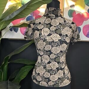 Frazier Lawrence black and white floral mock neck top #floral #vintage Women’s M